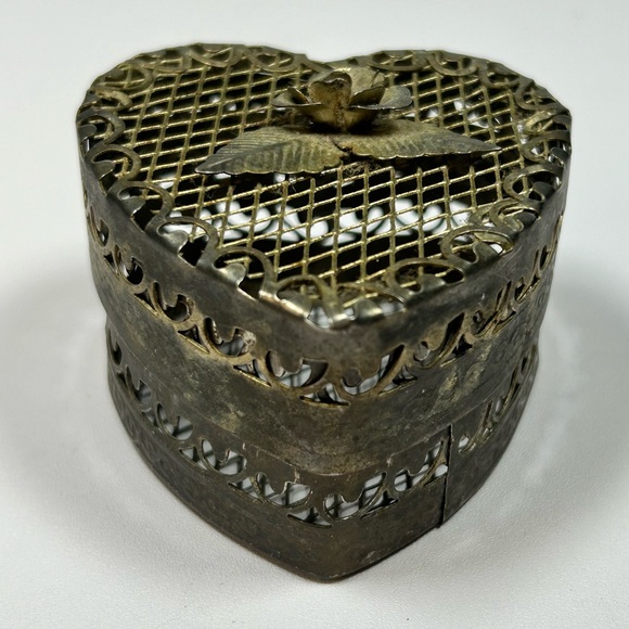 Vintage Silver Plated Metal Filigree Heart Trinket Jewelry Ring Box Rose Leaf - Picture 2 of 7